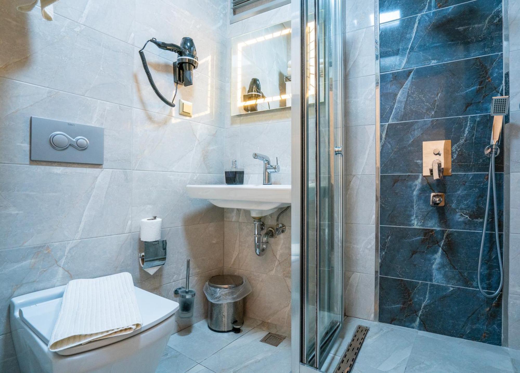 Grand Reis Hotel Istanbul Bagian luar foto