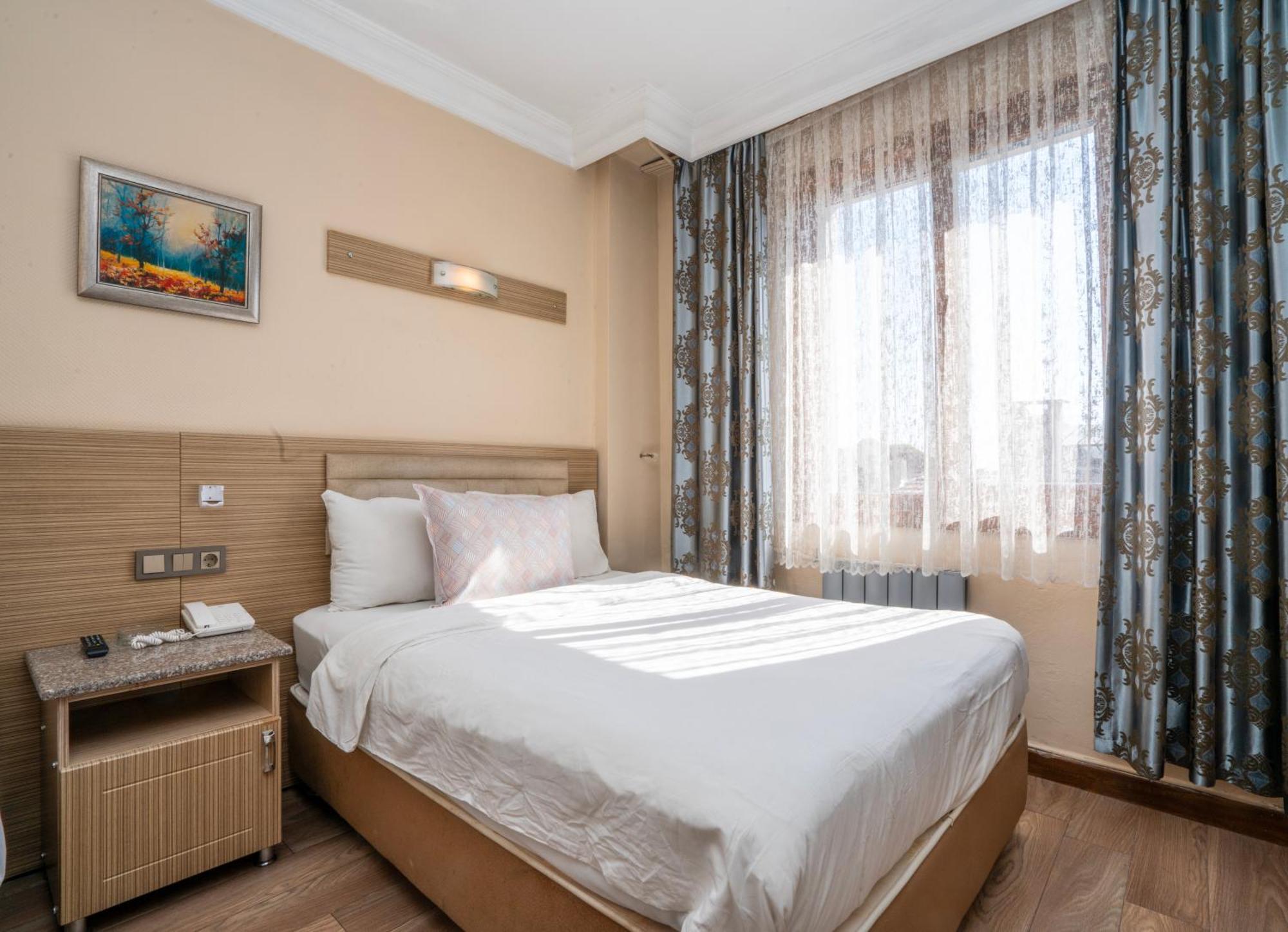 Grand Reis Hotel Istanbul Bagian luar foto