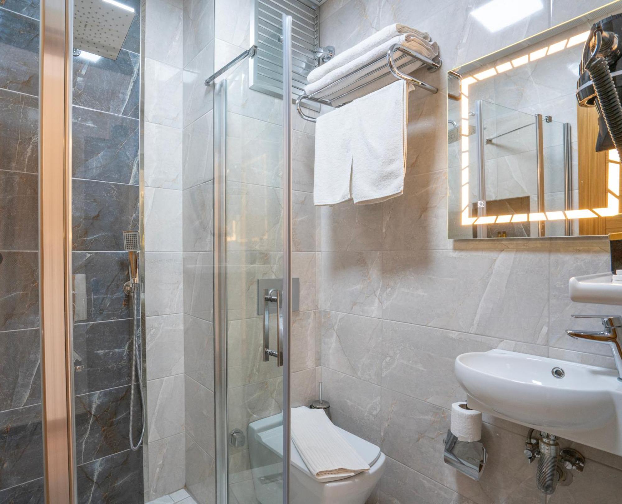 Grand Reis Hotel Istanbul Bagian luar foto
