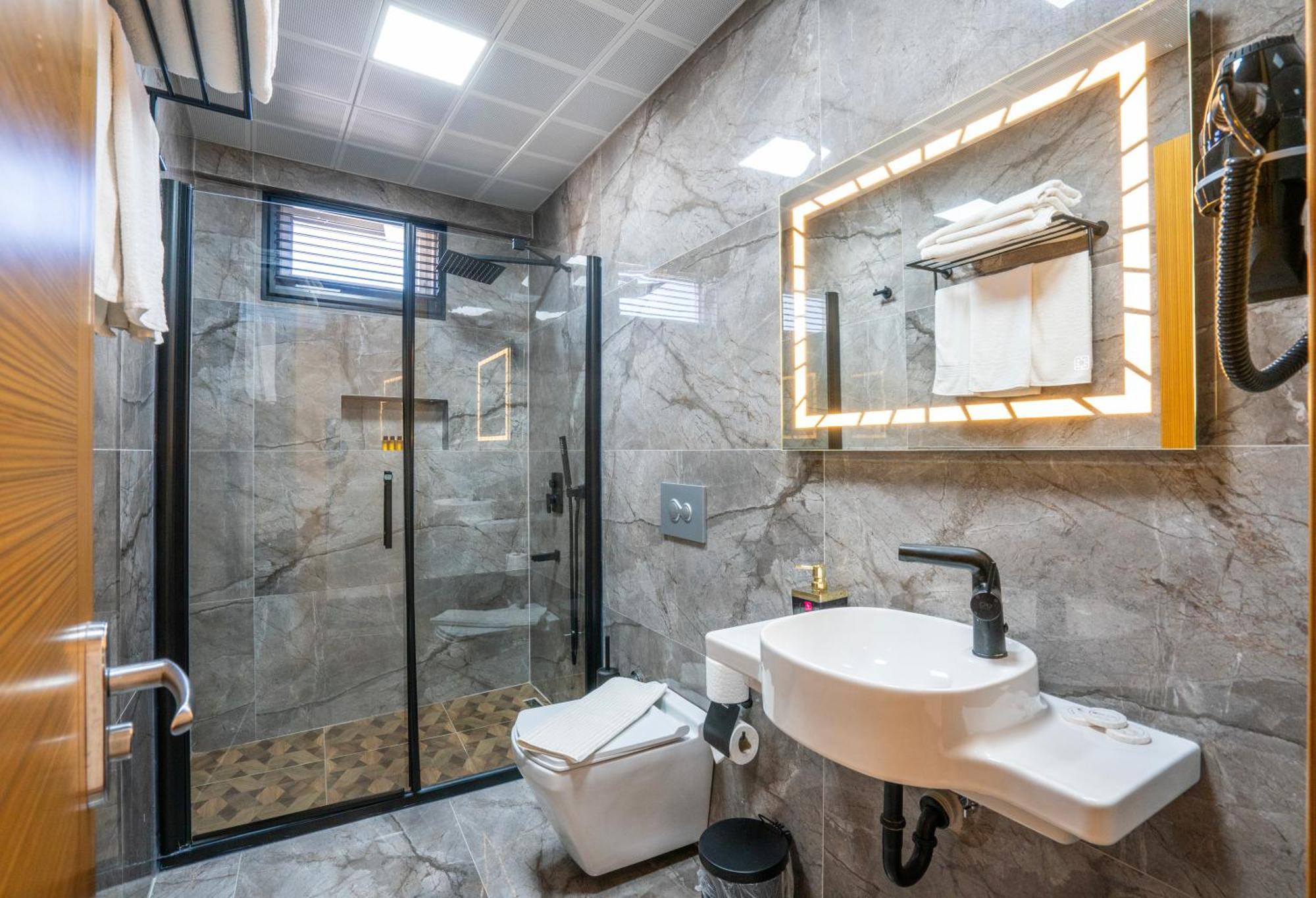 Grand Reis Hotel Istanbul Bagian luar foto