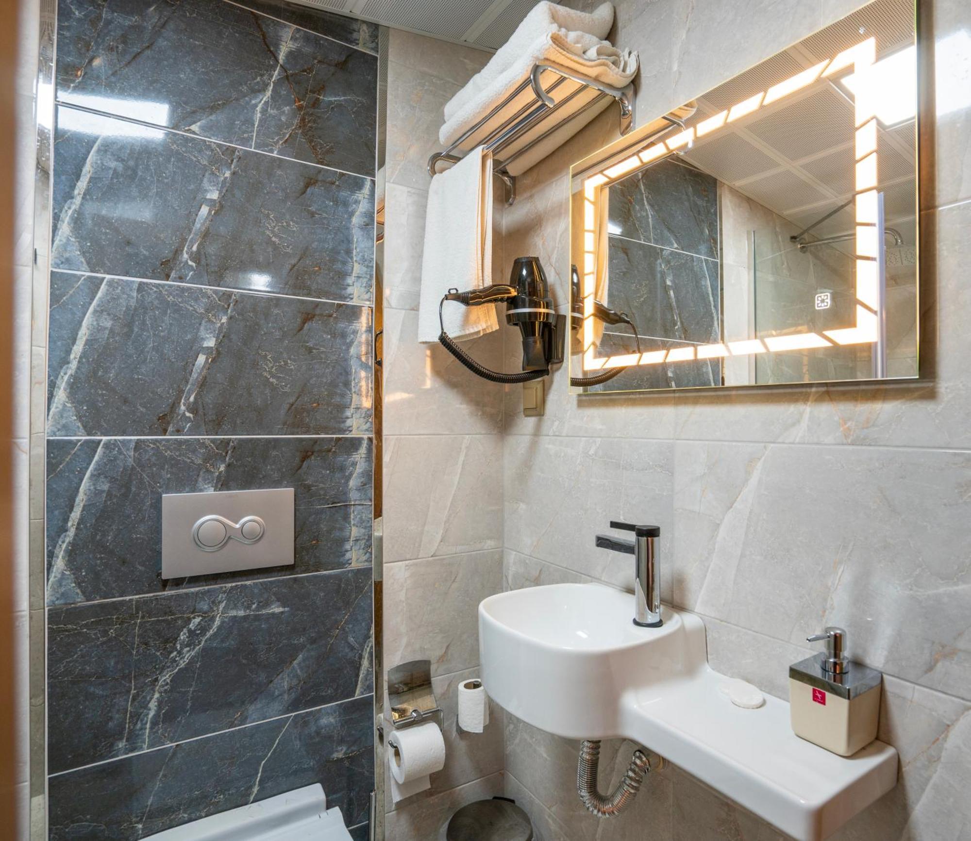Grand Reis Hotel Istanbul Bagian luar foto